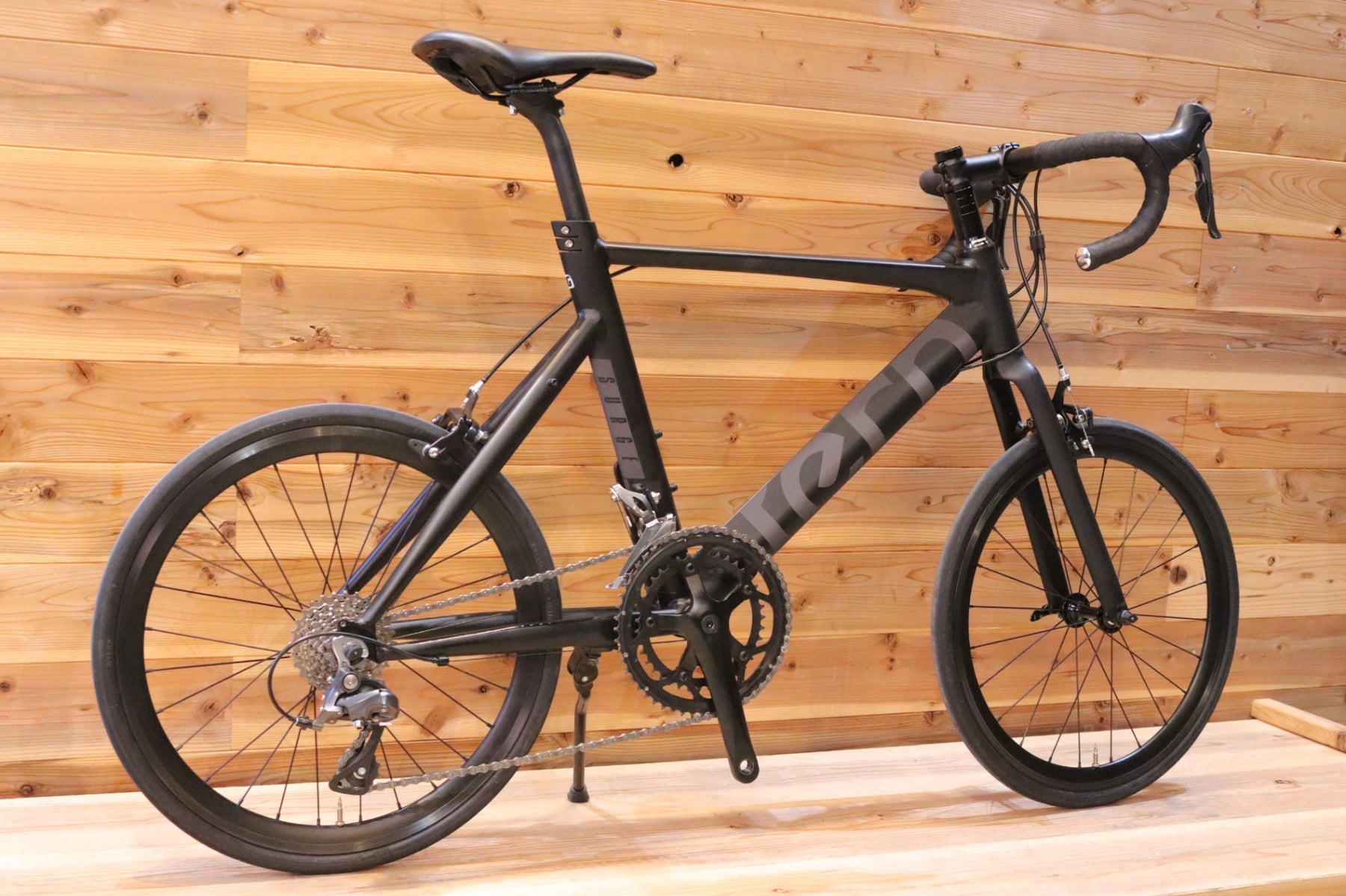 TERN SURGE サイズ47 SHIMANO claris 2×8S ターン TERN サージュ SURGE 2023モデル 47サイズ シマノ クラリス
