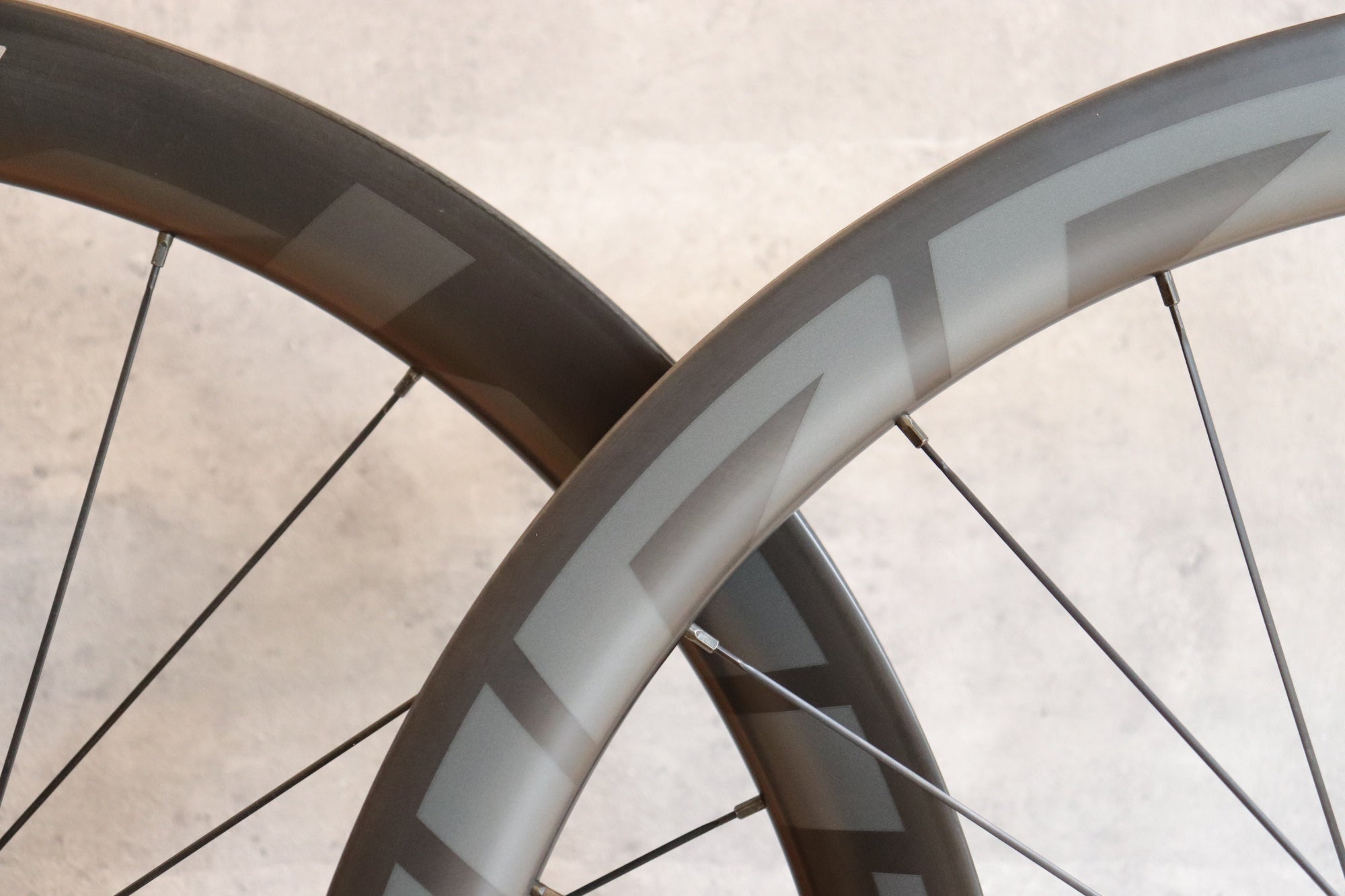 ジップ ZIPP 303S DISC シマノ 11/12S 23㎜ フックレス カーボン