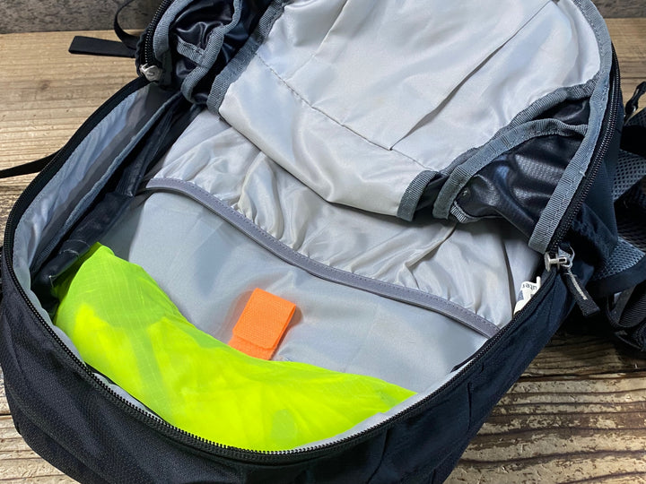 KD521 ドイター deuter superbike 18 EXP リュックサック バックパック 黒