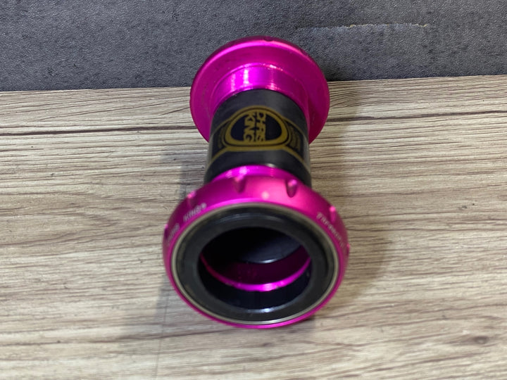 JS702 クリスキング CHRIS KING THREADFIT 30 BSA Ceramic BB ボトムブラケット ピンク