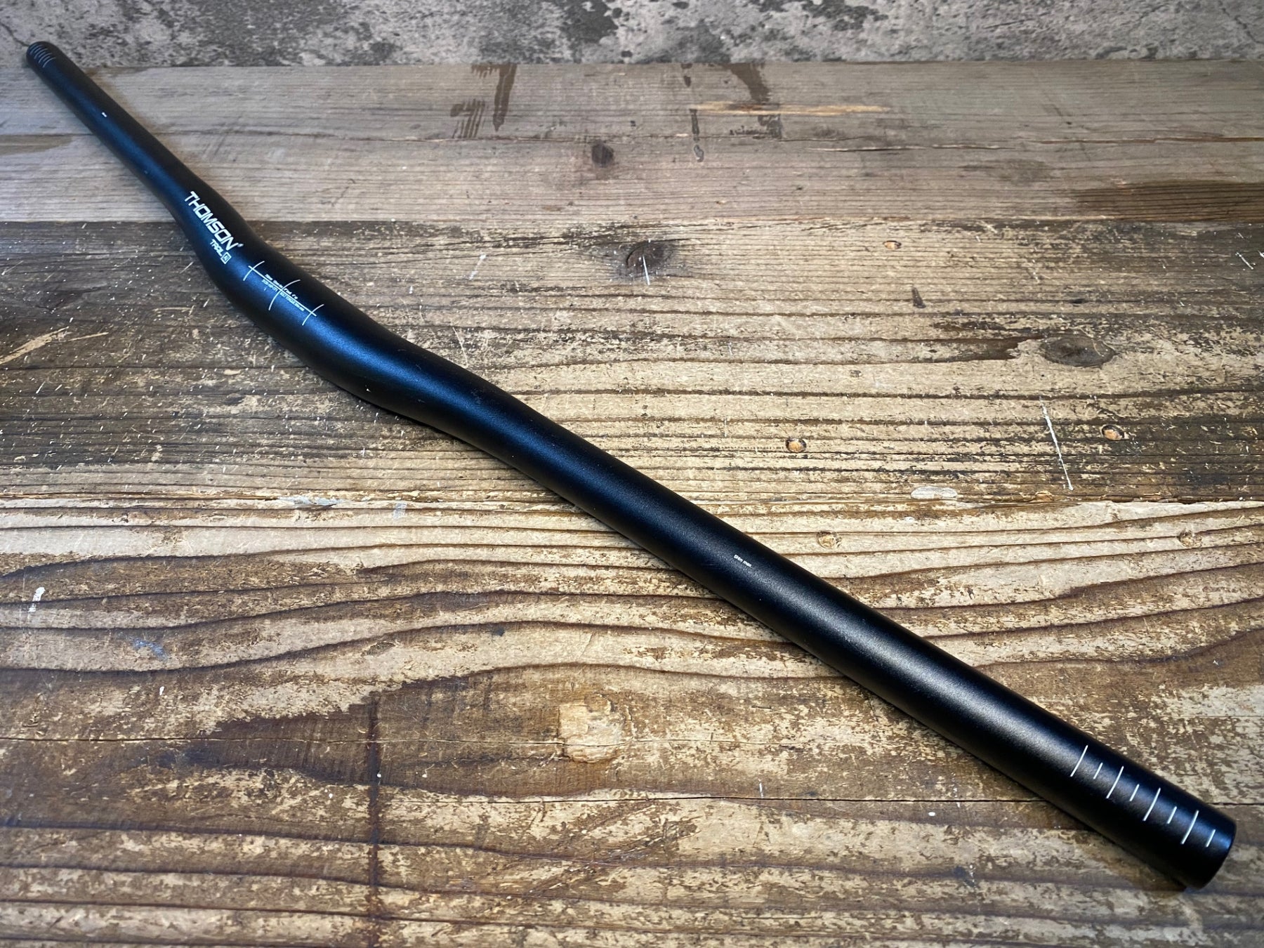 パーツ THOMSON CARBON FLAT BAR X Country 730mm トムソン カーボンフラットバー パーツ THOMSON CARBON FLAT BAR X