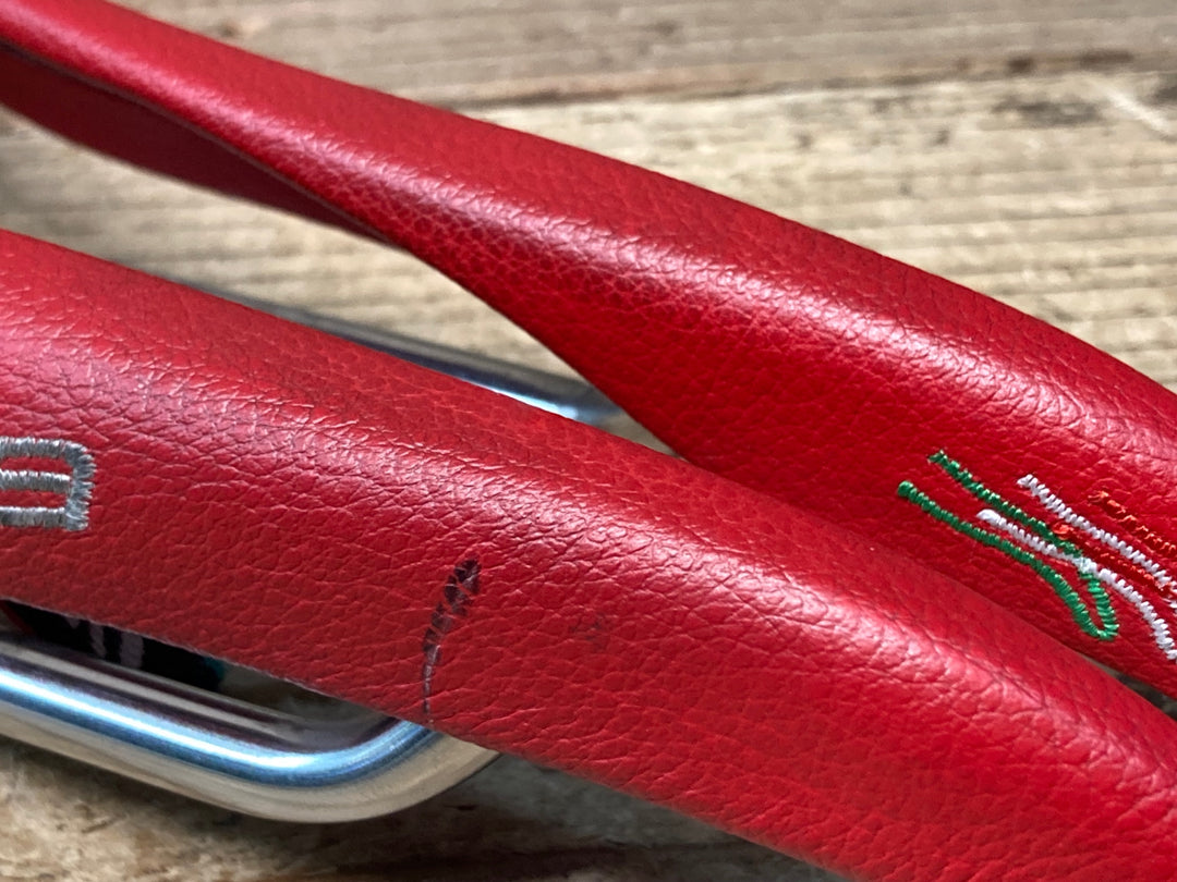 JP186 SELLE SMP forma サドル 赤 inox tube 136mm