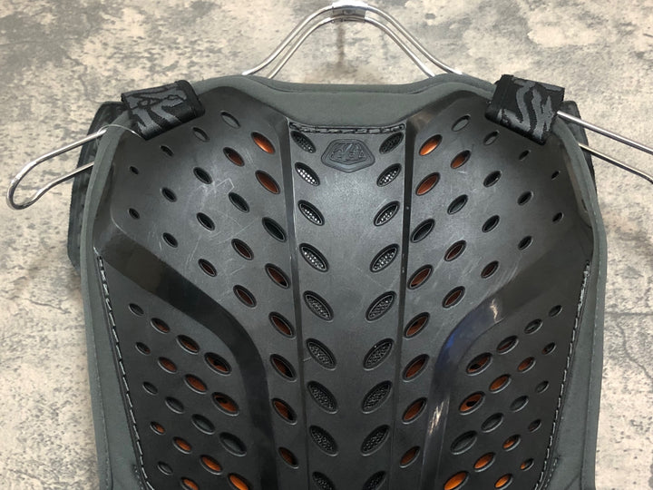 KM624 トロイリーデザイン Troy Lee Designs ROCK FIGHT CE 防護ベスト プロテクター