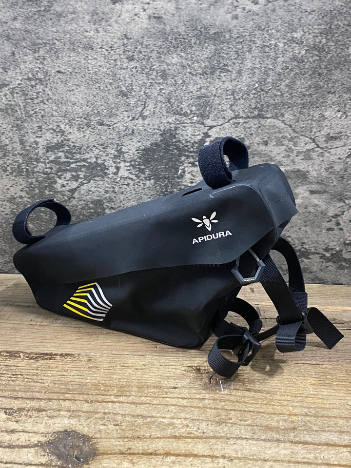 KO027 アピデュラ APIDURA レーシング フレームパック 防水 フレームバッグ 2.4L