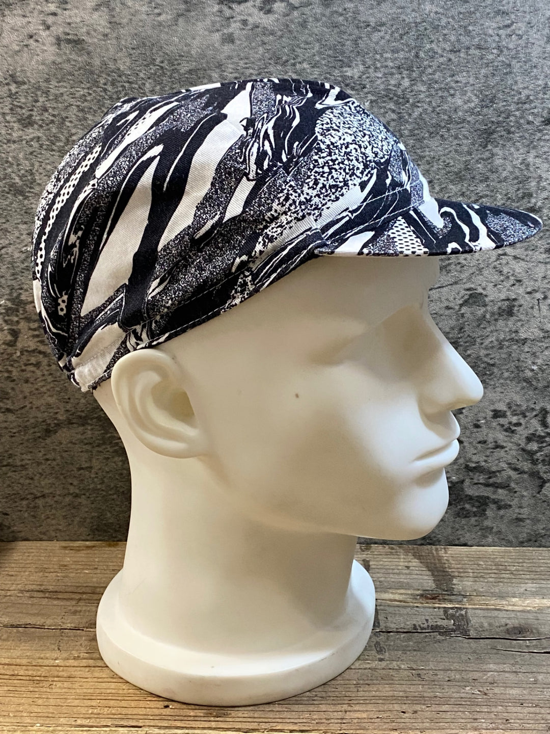 KH120 ラファ Rapha RCC + BRAULIO AMADO CAP サイクルキャップ 白 黒 ONESIZE