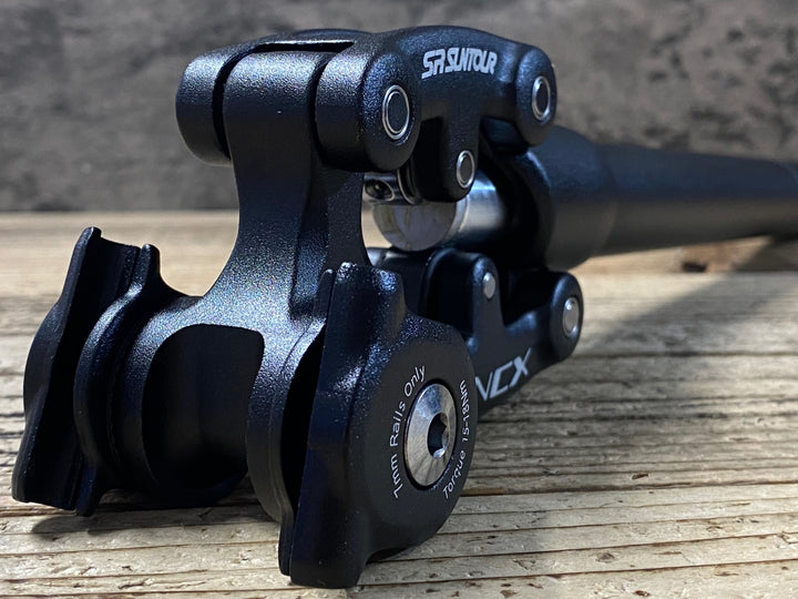KE653 SR SUNTOUR NCX サスペンションシートポスト 350mm Φ27.2