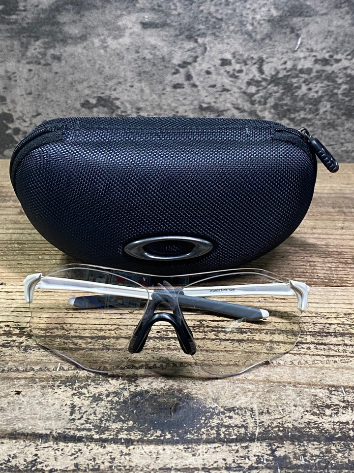 JI992 オークリー OAKLEY イーブイゼロ パス EVZERO PATH アイウェア サングラス 白 009313-06 ケース付属 ※レンズにやや傷有り