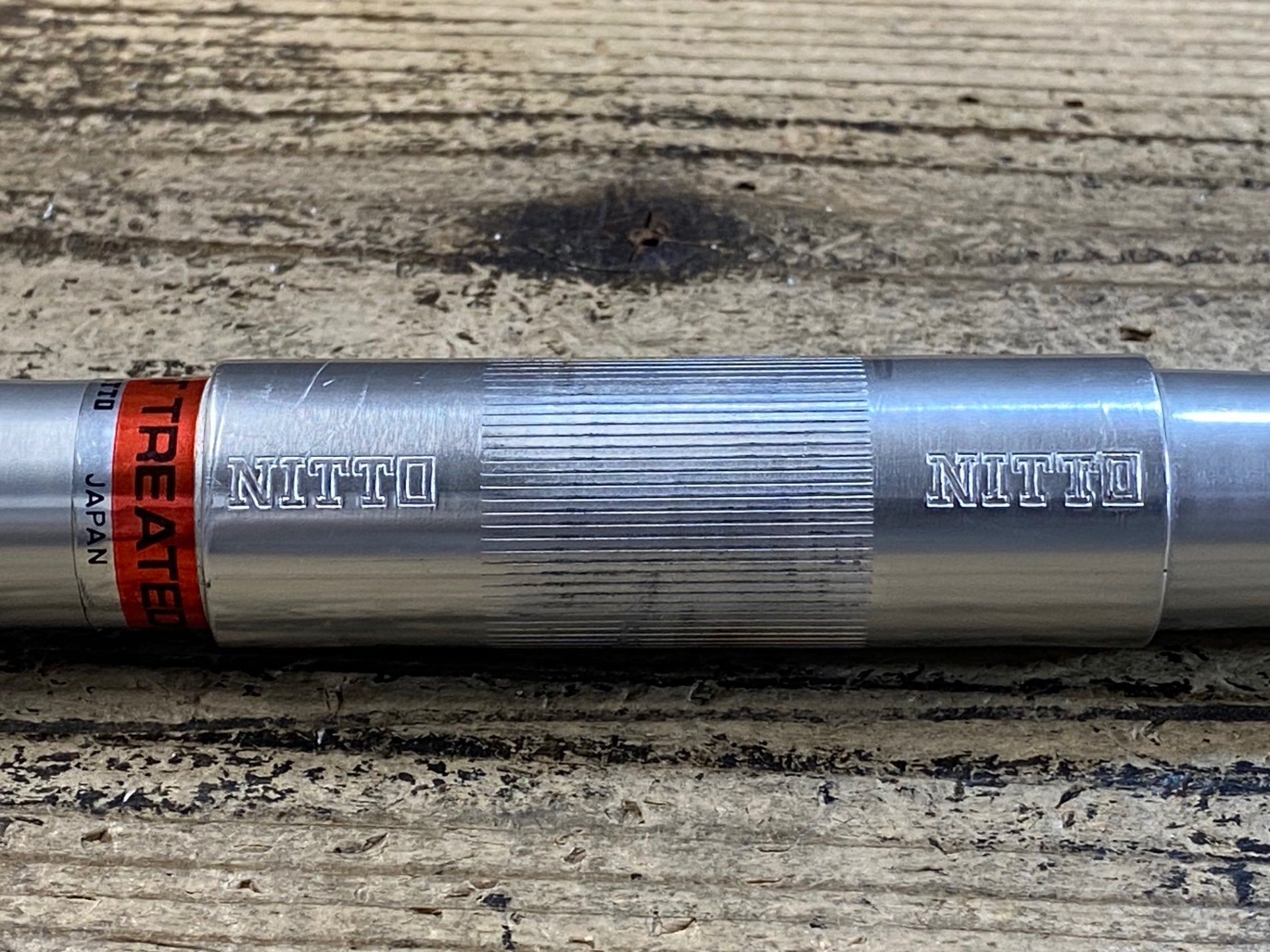 JU451 日東 NITTO B812 アルミハンドルバー フラット 610mm Φ25.4