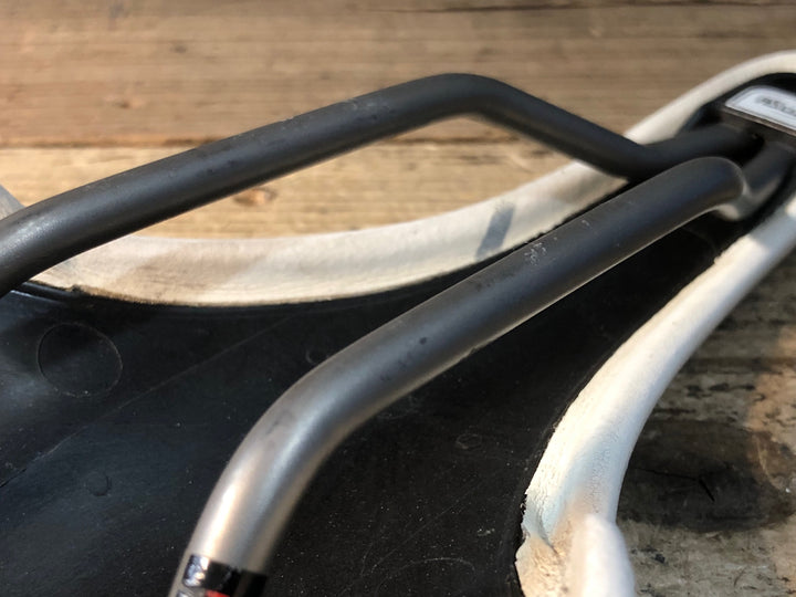 JU577 セライタリア selle italia SLR S1 サドル 白 134mm チタンレール