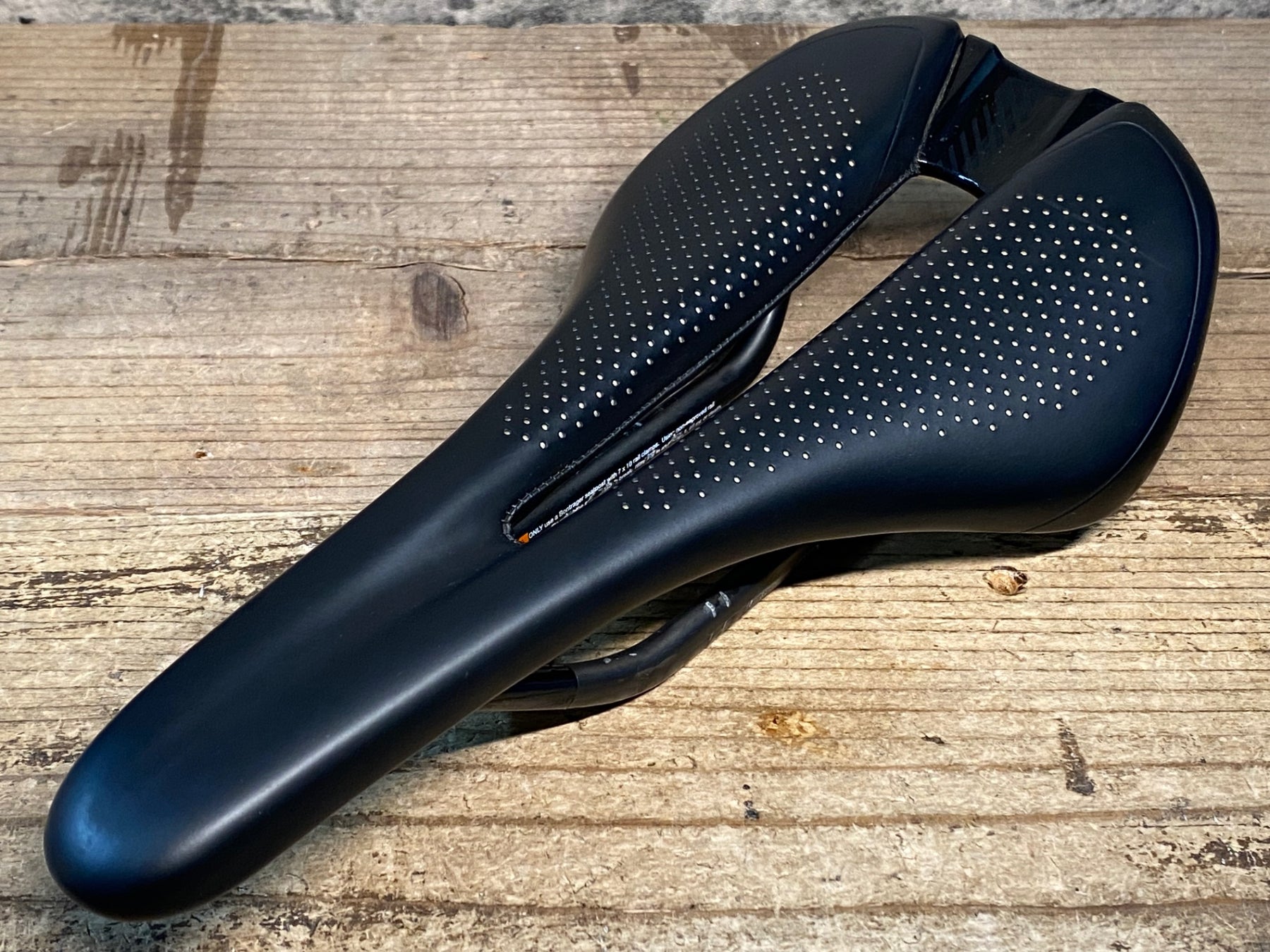 JM874 ボントレガー BONTRAGER MONTROSE PRO サドル 黒 138mm カーボン