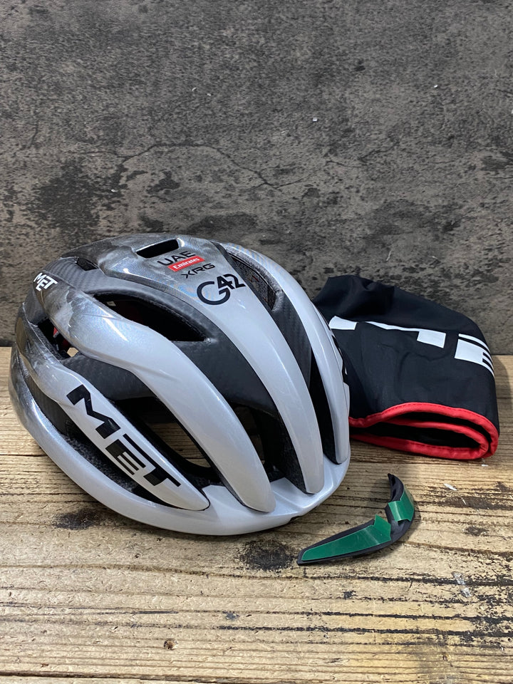 KQ161 メット MET トレンタ TRENTA 3K CARBON ヘルメット L 黒白赤 UAE 2024年11月製造