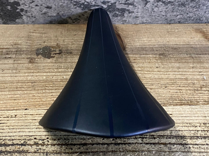 JP351 フィジーク fizik VOLTA R1 サドル カーボンレール ※レール先端部クラックの為ジャンク