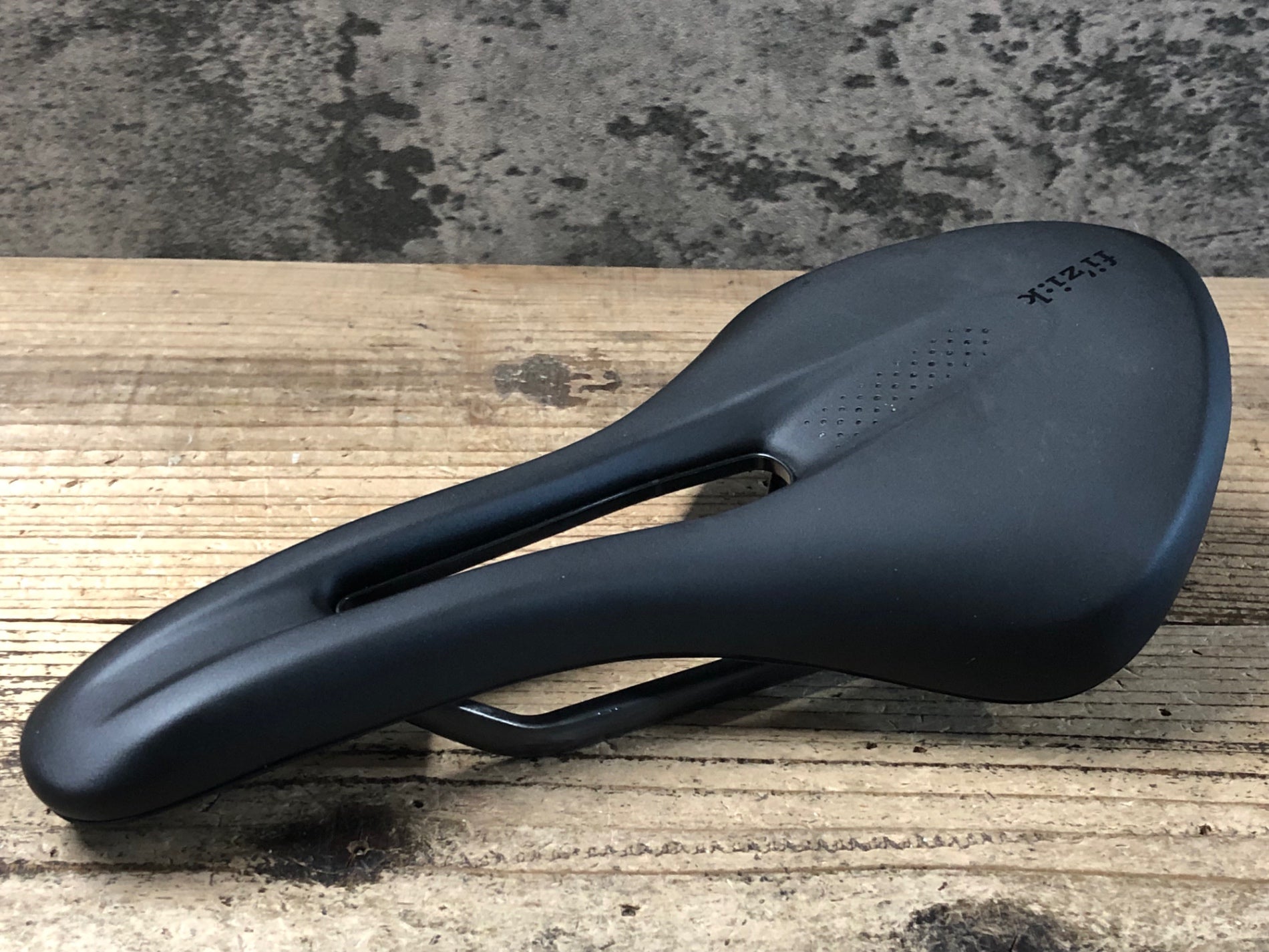 KE995 フィジーク fizik ALIANTE TEMPO R1 サドル カーボンレール
