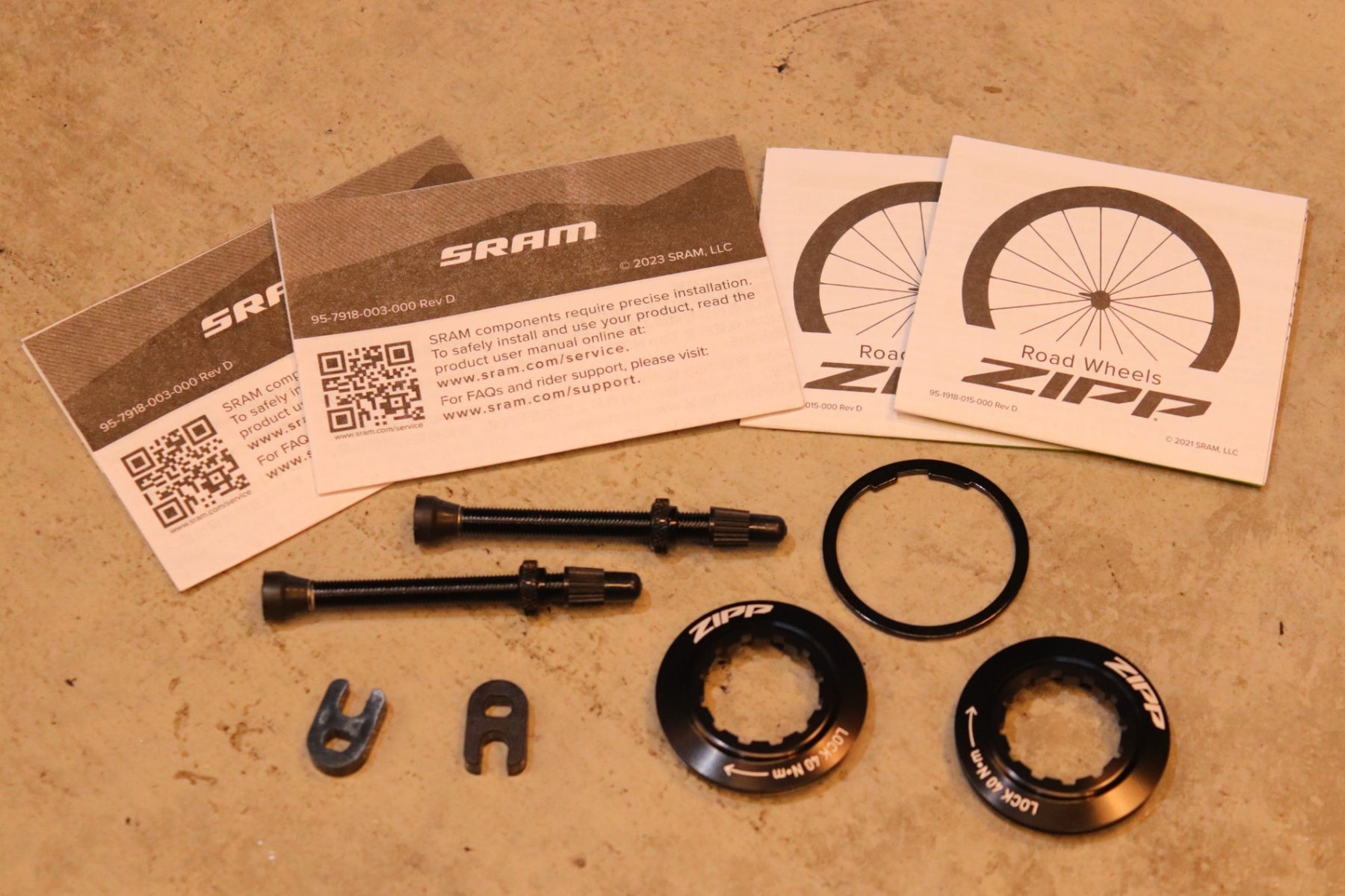 未走行品！ ジップ ZIPP 303S DISC シマノ 11S/12S 23㎜ フックレス