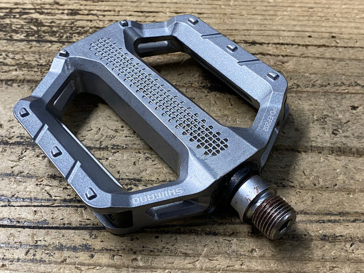 KP085 シマノ SHIMANO PD-EF202 フラットペダル シルバー