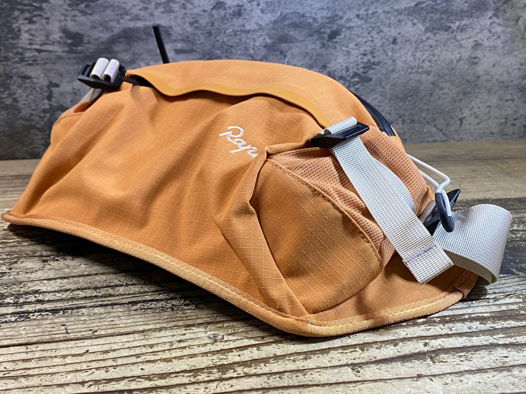 即発送 Rapha Trail Hip Pack Rapha TRAIL HIP PACK