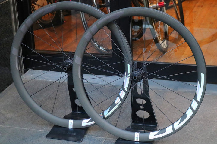 ジップ ZIPP 303 FIRECREST DISC FORCE EDITION カーボン チューブレスレディ ホイールセット シマノ 11/12S ワイドリム 【東京南麻布店】