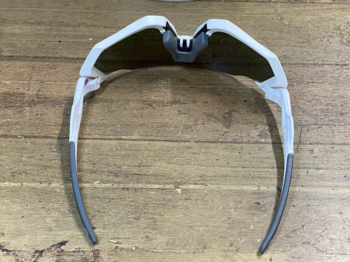 KE795 オークリー OAKLEY FLIGHT JACKET サングラス アイウェア 白 PRIZM