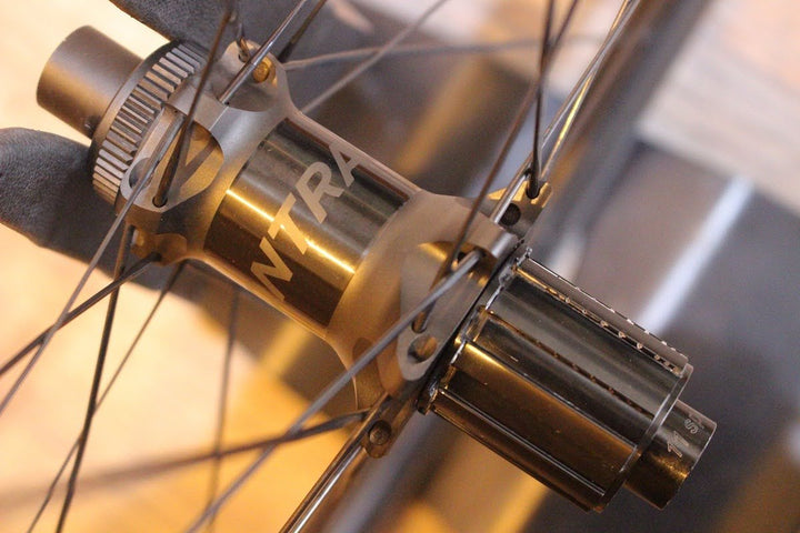 ボントレガー BONTRAGER アイオロス AEOLUS XXX2 TLR DISC カーボン チューブレス ホイールセット シマノ12S/11S 【名古屋店】