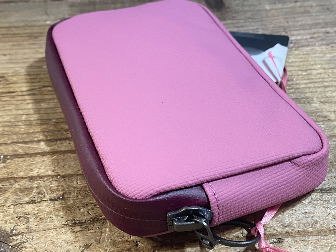 KC701 ラファ Rapha RAINPROOF ESSENTIALS CASE サイクルポーチ ケース 濃ピンク 未使用