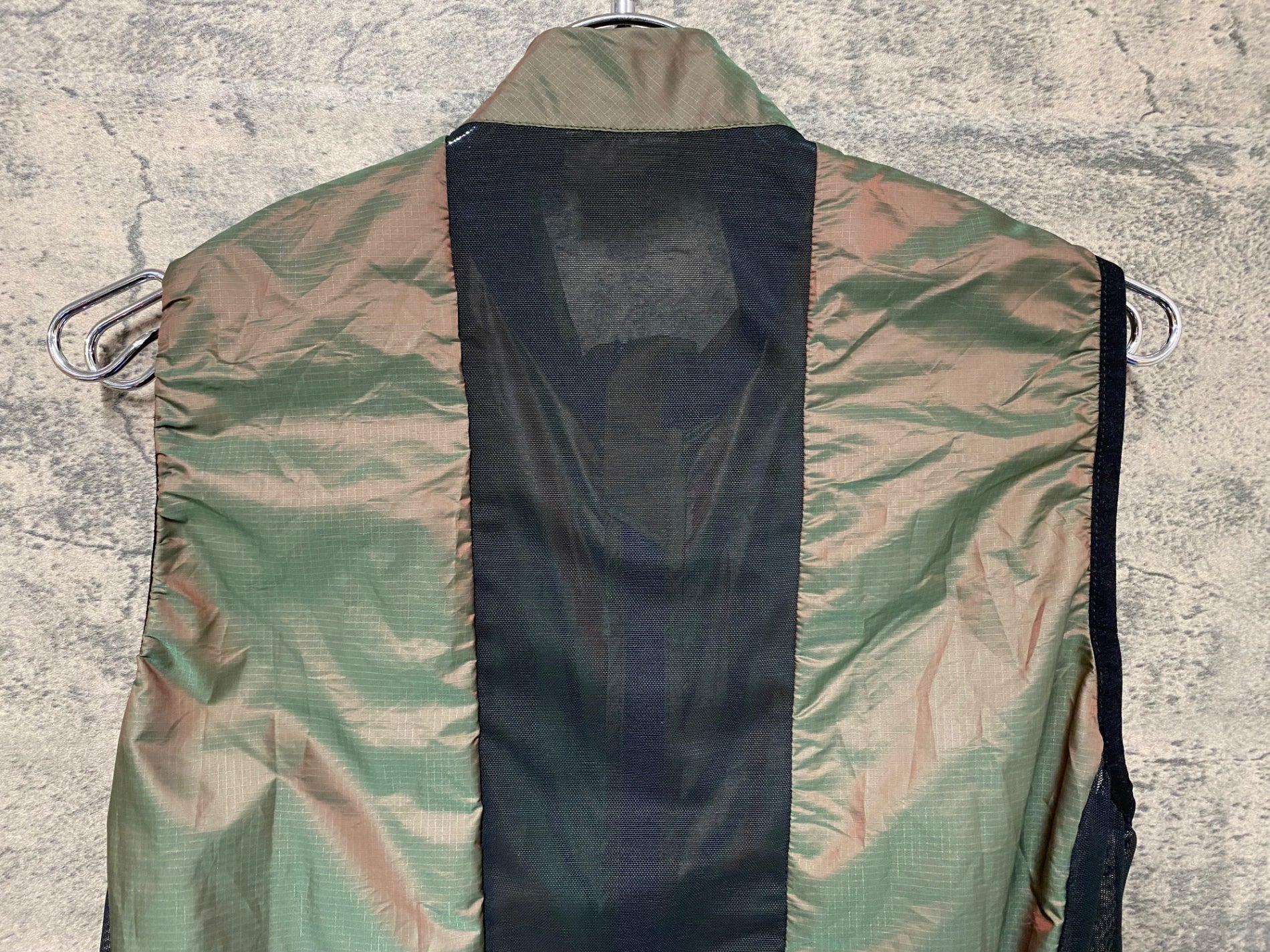 KD162 ユニバーサルカラーズ Universal Colours Spectrum Gilet ジレ