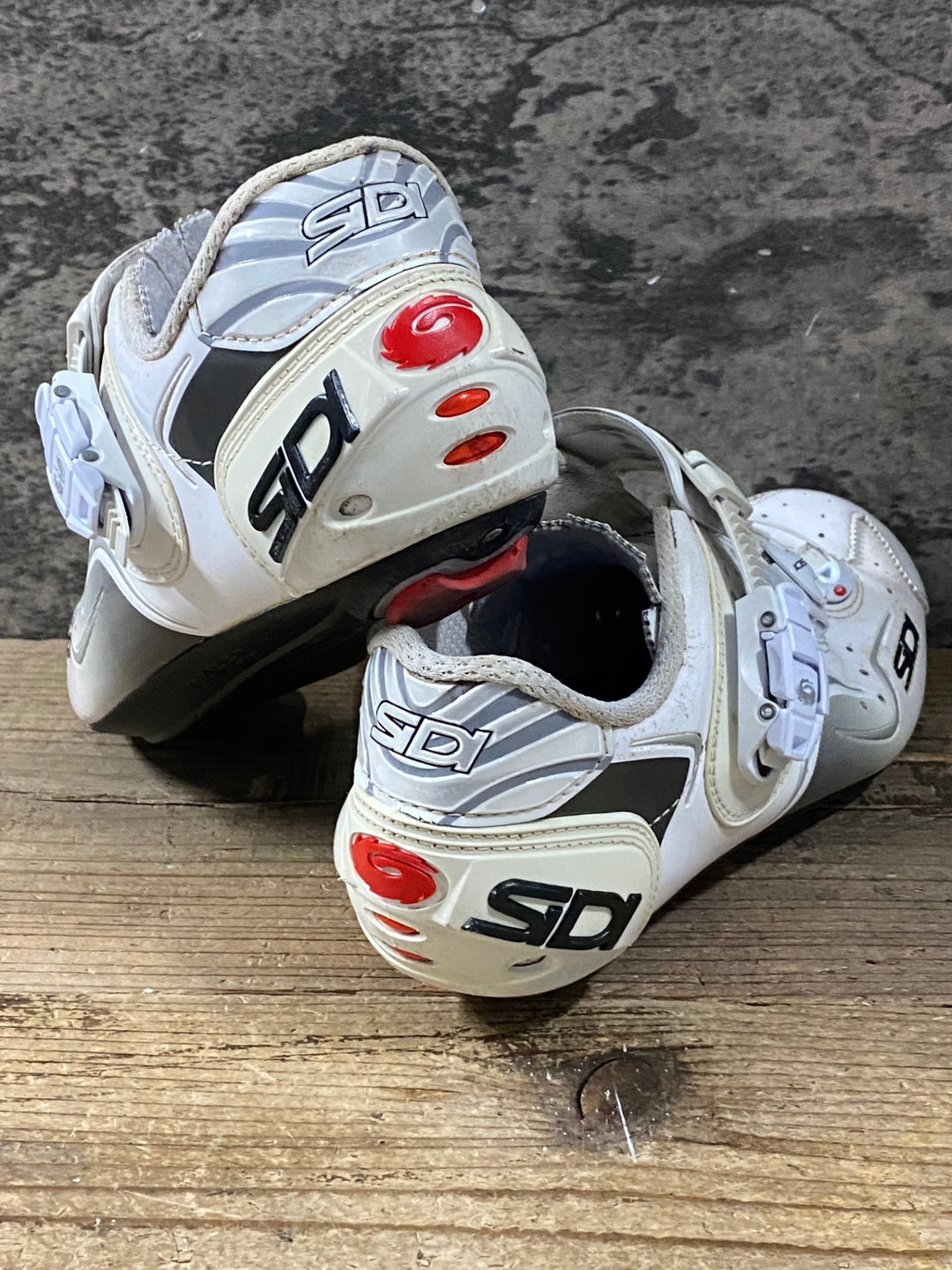 KH566 シディ SIDI WIRE VENT CARBON ビンディングシューズ 3穴 白 EU40 ※かかとソール減り