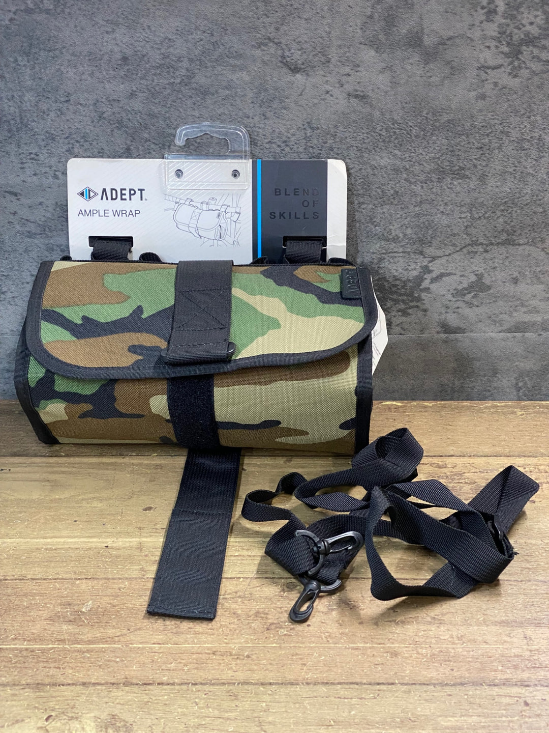 JV661 アデプト ADEPT AMPLE WRAP ハンドルバーバッグ カモ柄