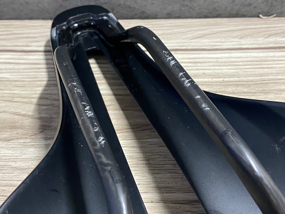 KI977 ボントレガー BONTRAGER AEOLUS PRO サドル 145mm カーボンレール ※ブリッジ割れのためジャンク