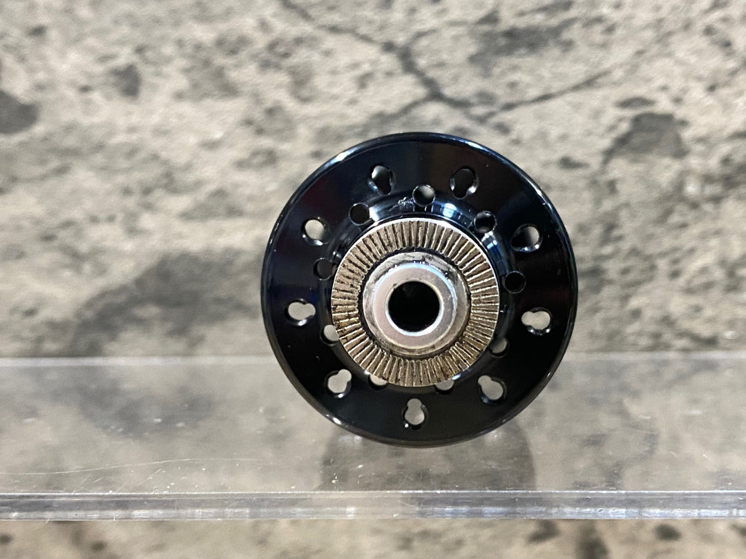 JY196 TNi エボリューションライト フロントハブ 100mm 18H