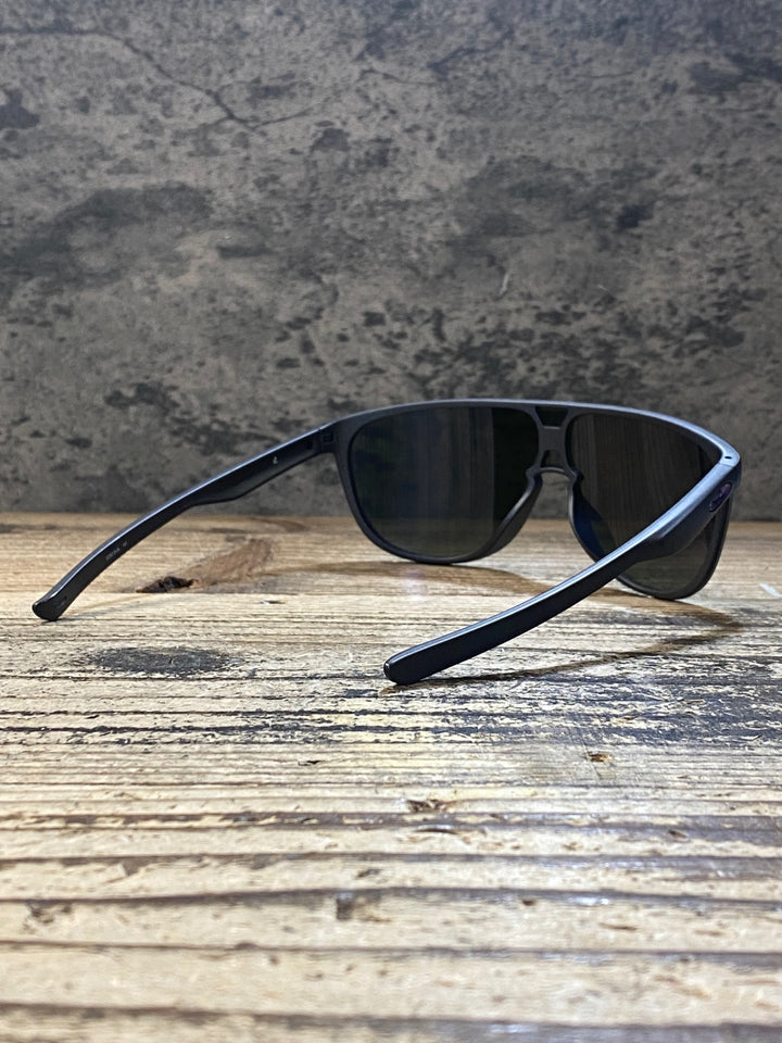 JW681 オークリー OAKLEY TRILLBE サングラス アイウェア 黒