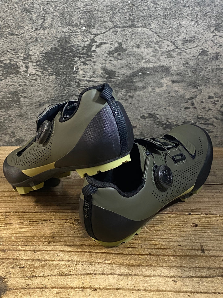 JP060 フィジーク FIZIK TERRA XS ビンディングシューズ SPD EU42 カーキ ※ソール傷