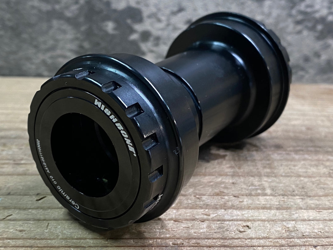 JM718 ウィッシュボーン WISHBONE BPF3024 ボトムブラケット BB 黒 Φ46 PF30 スピンドル径Φ24