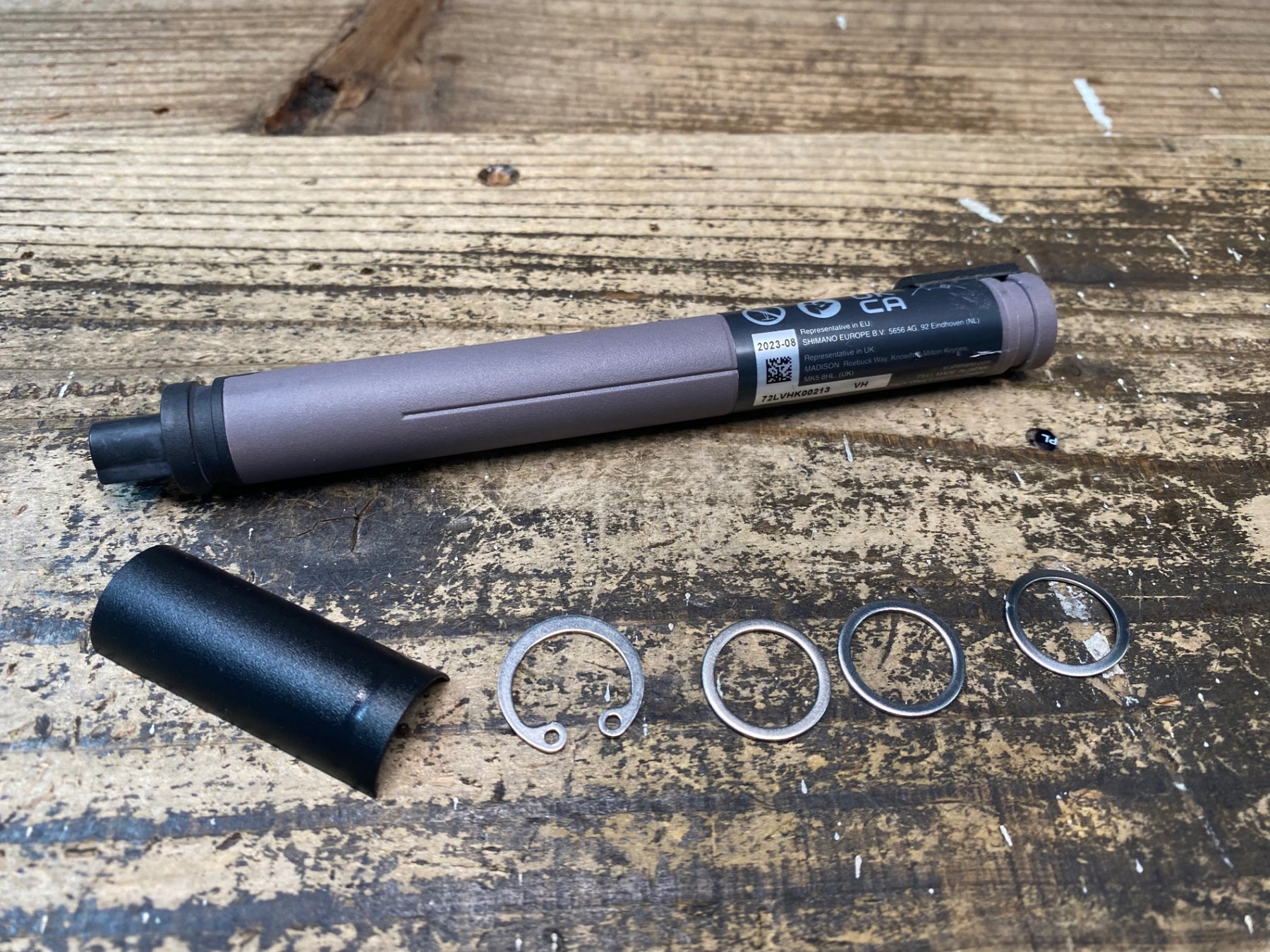 JO689 シマノ SHIMANO BT-DN110-A ビルトインバッテリー Di2 1ポート