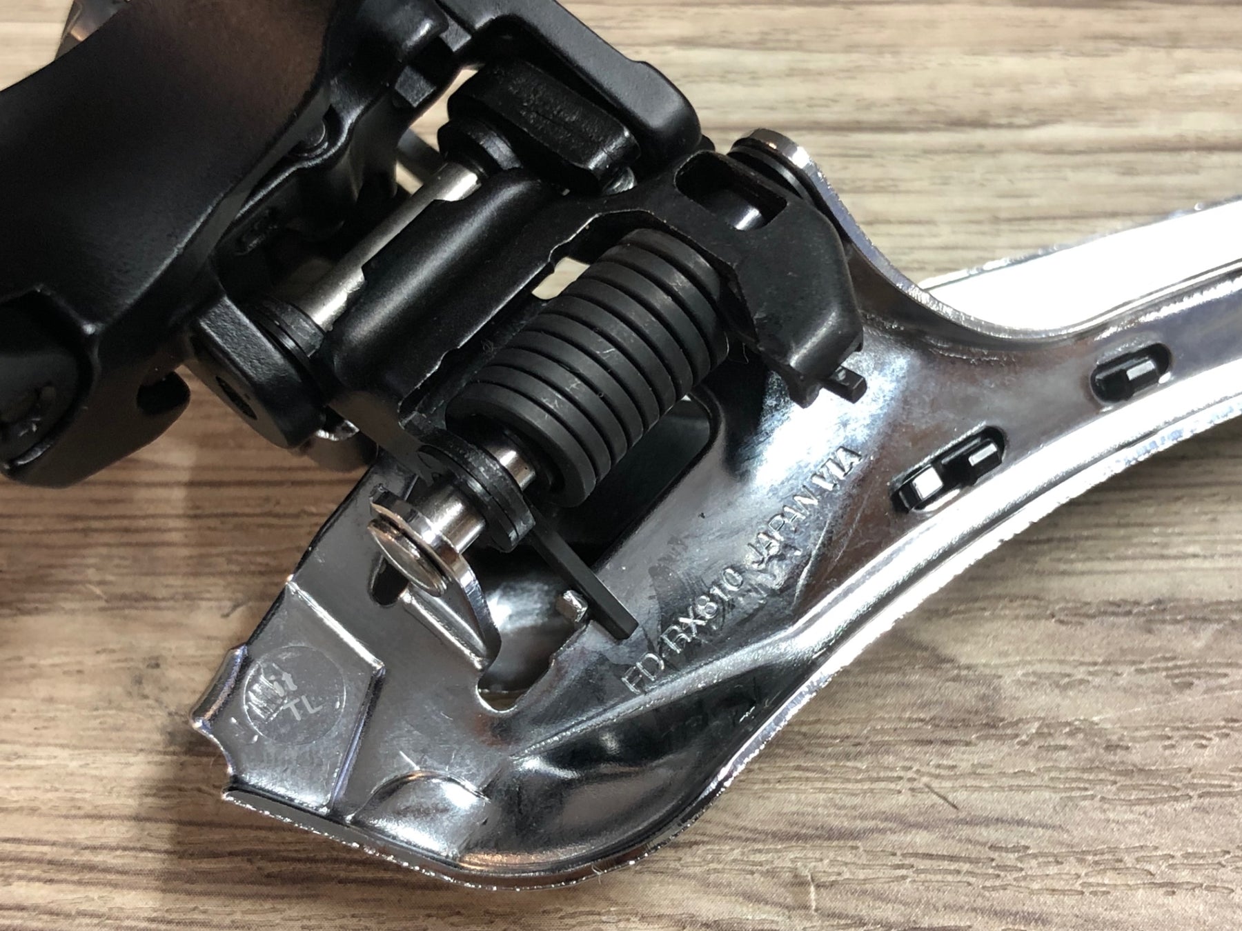 JM564 シマノ SHIMANO GRX FD-RX810 フロントディレイラー Φ31.8