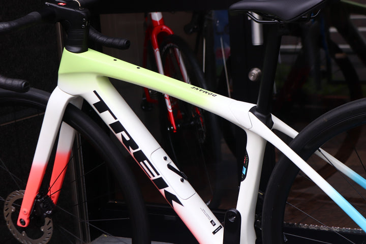 【105 Di2にカスタム！】 トレック TREK ドマーネ DOMANE SL5 GEN4 2026モデル 47サイズ シマノ 105 R7170 Di2 12S ロードバイク 【東京南麻布店】