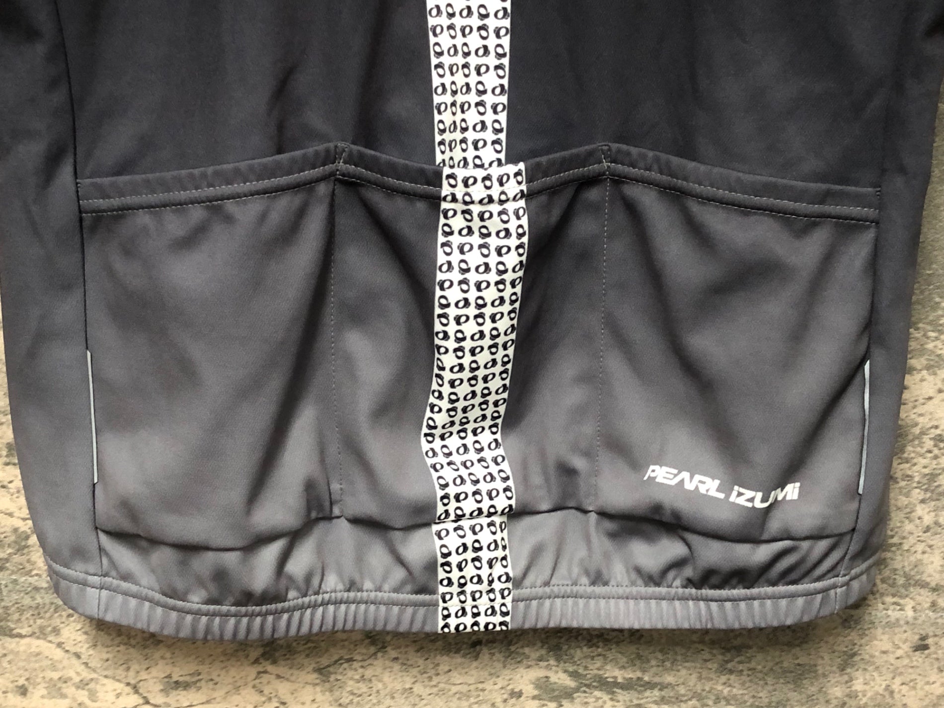 JR983 パールイズミ PEARL iZUMi 半袖 サイクルジャージ 黒 グレー XL