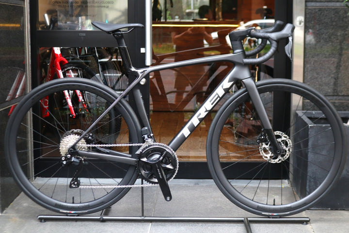トレック TREK マドン MADONE SL6 GEN8 2025モデル Mサイズ シマノ 105 R7170 Di2 12S カーボン ロードバイク 【東京南麻布店】