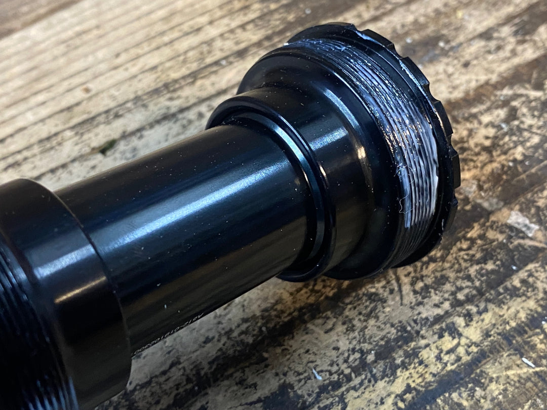 JV063 ウィッシュボーン WISHBONE BTUBE-002 T47855-25C ボトムブラケット ウルトラトルク