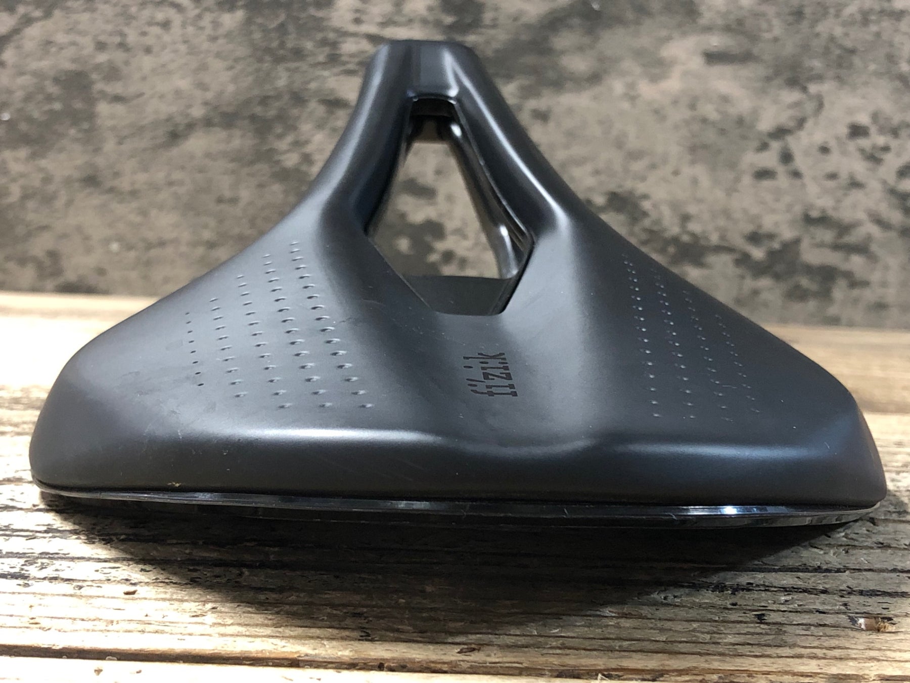 FIZIK テンポ　アルゴ　カーボンレール　フィジーク KB144 フィジーク fizik アルゴ テンポ ARGO TEMPO R1 サドル カーボン