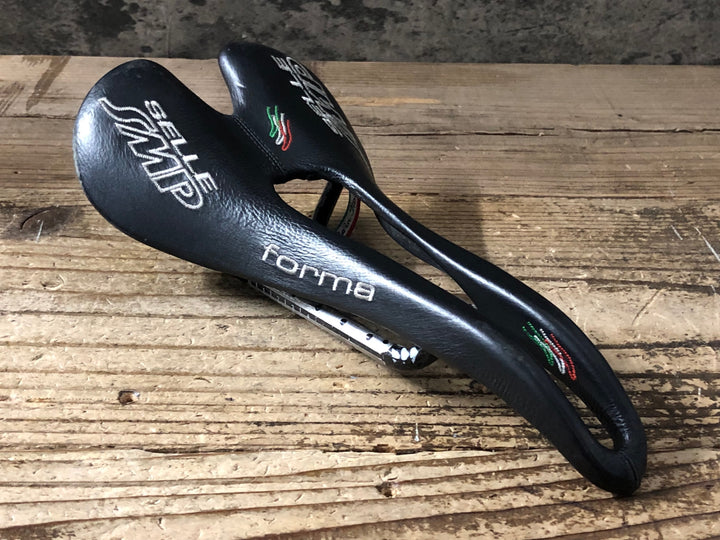 KJ211 Selle SMP forma サドル 黒 138mm カーボンレール