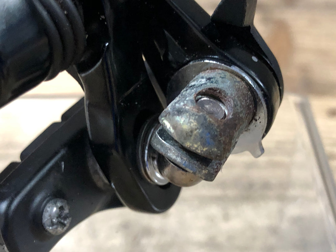 JW957 シマノ SHIMANO 105 BR-5800 ブレーキキャリパー 前後セット ※錆大 ローラー回転不良 ジャンク