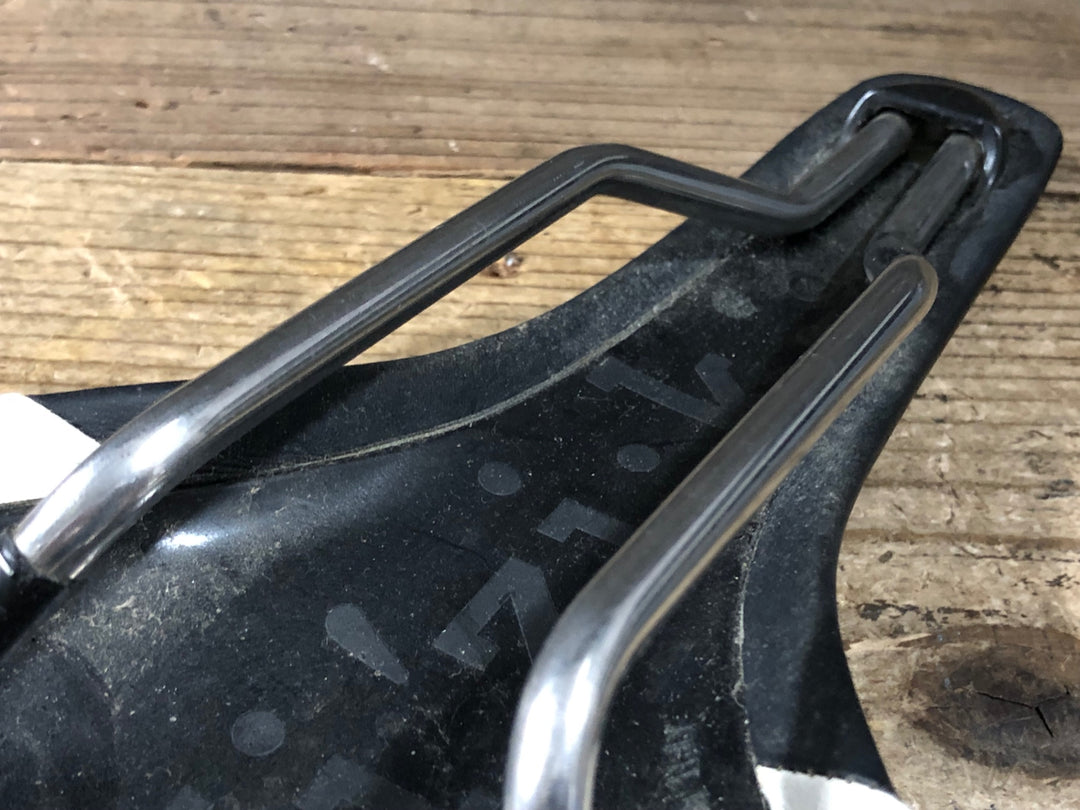 KJ372 フィジーク fizik アンタレス ANTARES サドル 黒白 kiumレール