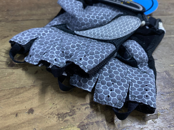 KF824 イントロ intro 指切 グローブ 白 黒 XS