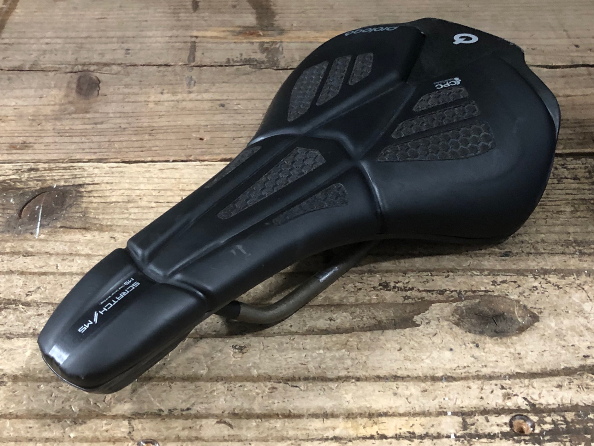 JO819 プロロゴ prologo SCRATCH M5 CPC サドル 黒 Tirox レール