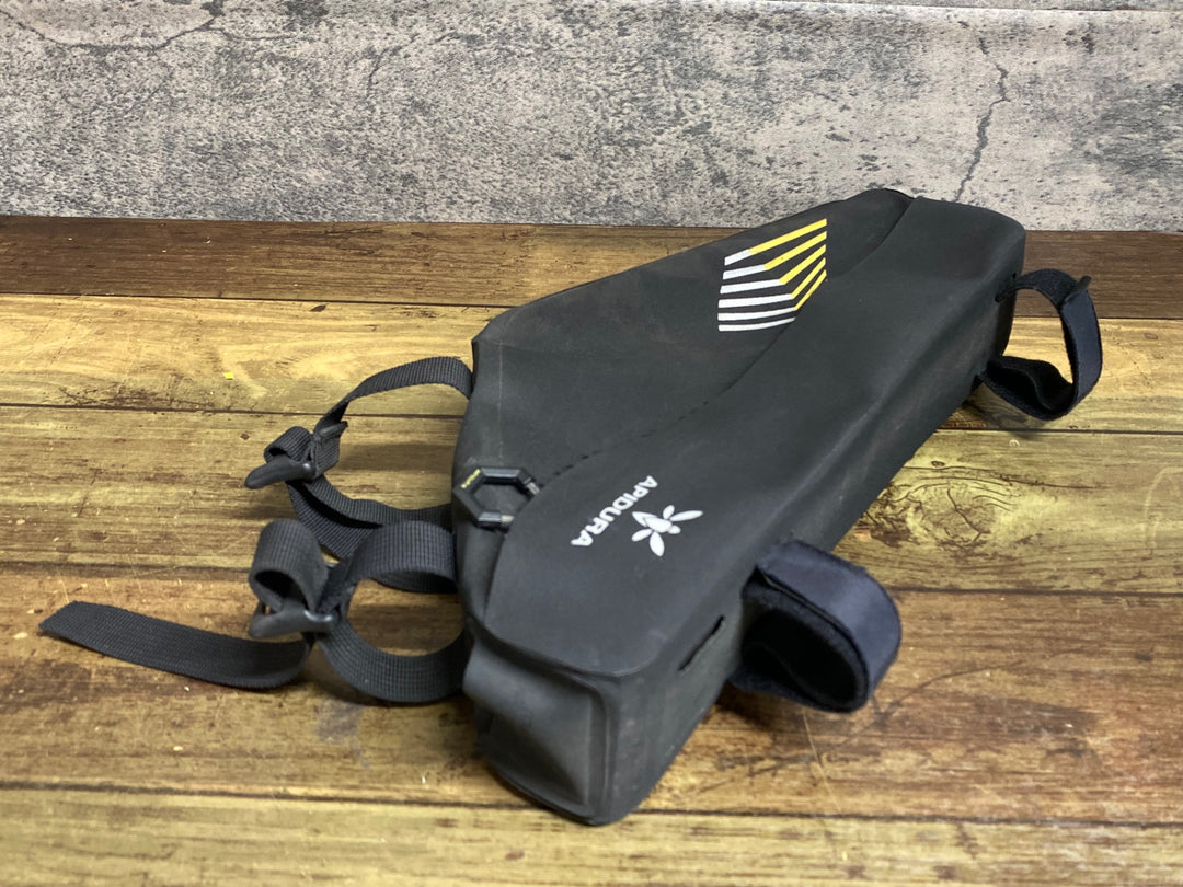 KI942 アピデュラ APIDURA RACING FRAME PACK 2.4L フレームバッグ 黒
