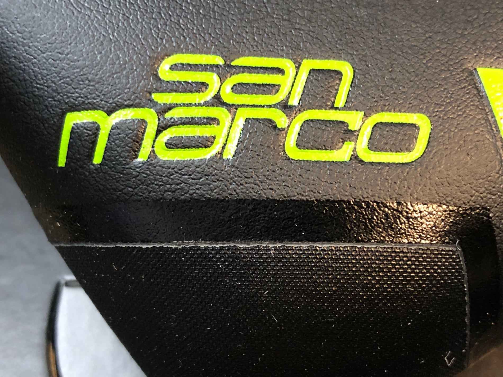 JR433 サンマルコ san marco マントラ MANTRA RACiNG サドル 黒黄緑