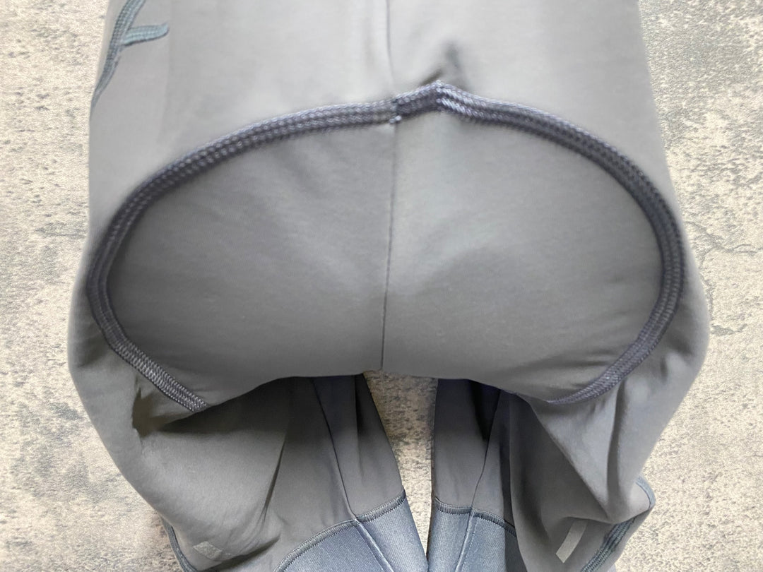 KA738 パスノーマルスタジオ PAS NORMAL STUDIOS Essential Thermal Bibs ビブショーツ グレー S 裏起毛