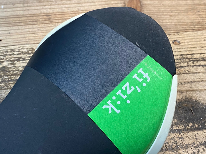 JJ258 フィジーク fizik アリアンテ ARIANTE R3 サドル 黒緑 Kiumレール