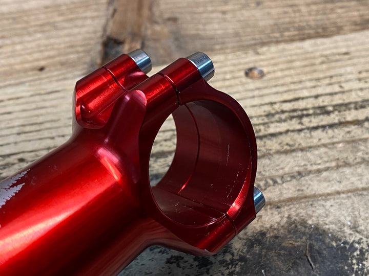 JO829 TUNE Geiles Teil 4.0 Stem アルミ ステム 赤 85mm Φ31.8 OS
