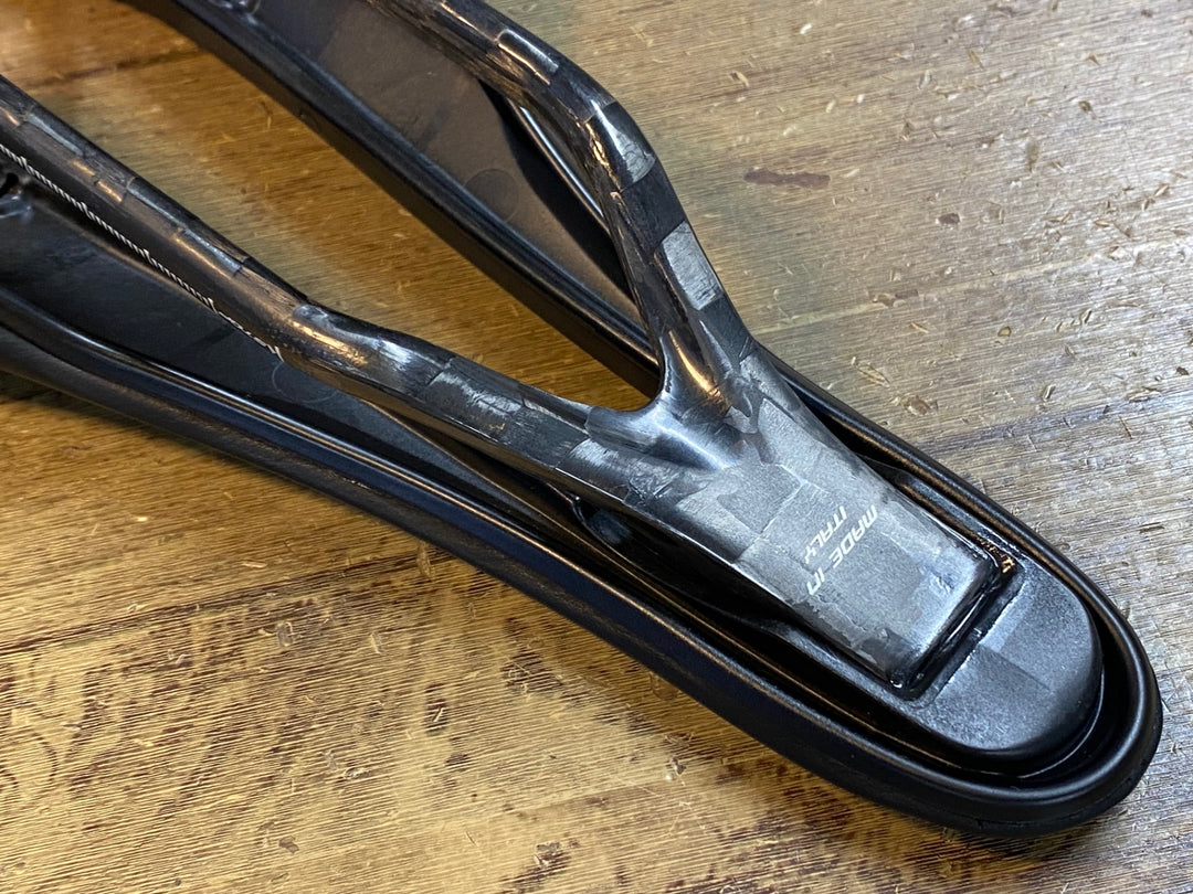 JT542 セライタリア selle italia SLR BOOST KIT CARBONIO SUPERFLOW サドル 黒 130mm カーボンレール